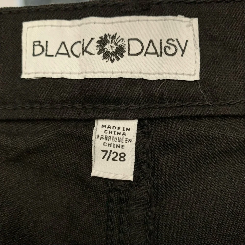 Black Daisy black daisy